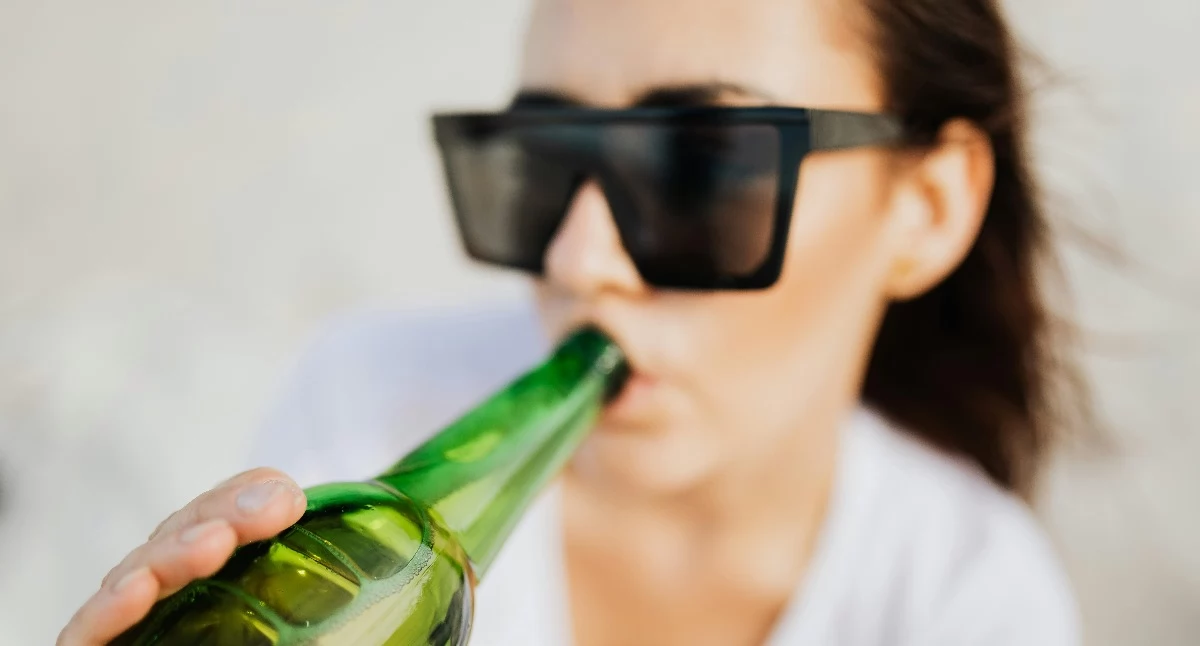 Warszawa wprowadza nocny zakaz sprzedaży alkoholu. „Pierwsze trzy miesiące przynoszą konkretne sygnały”