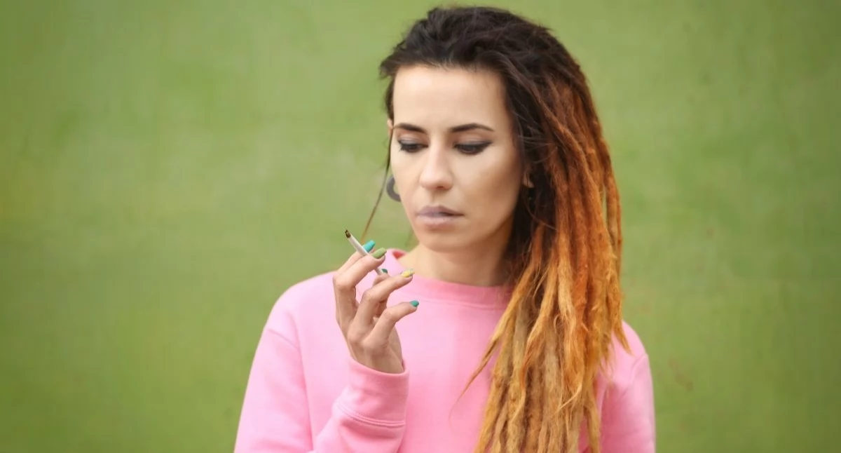 Sposób studentów na problemy psychiczne: melisa i marihuana