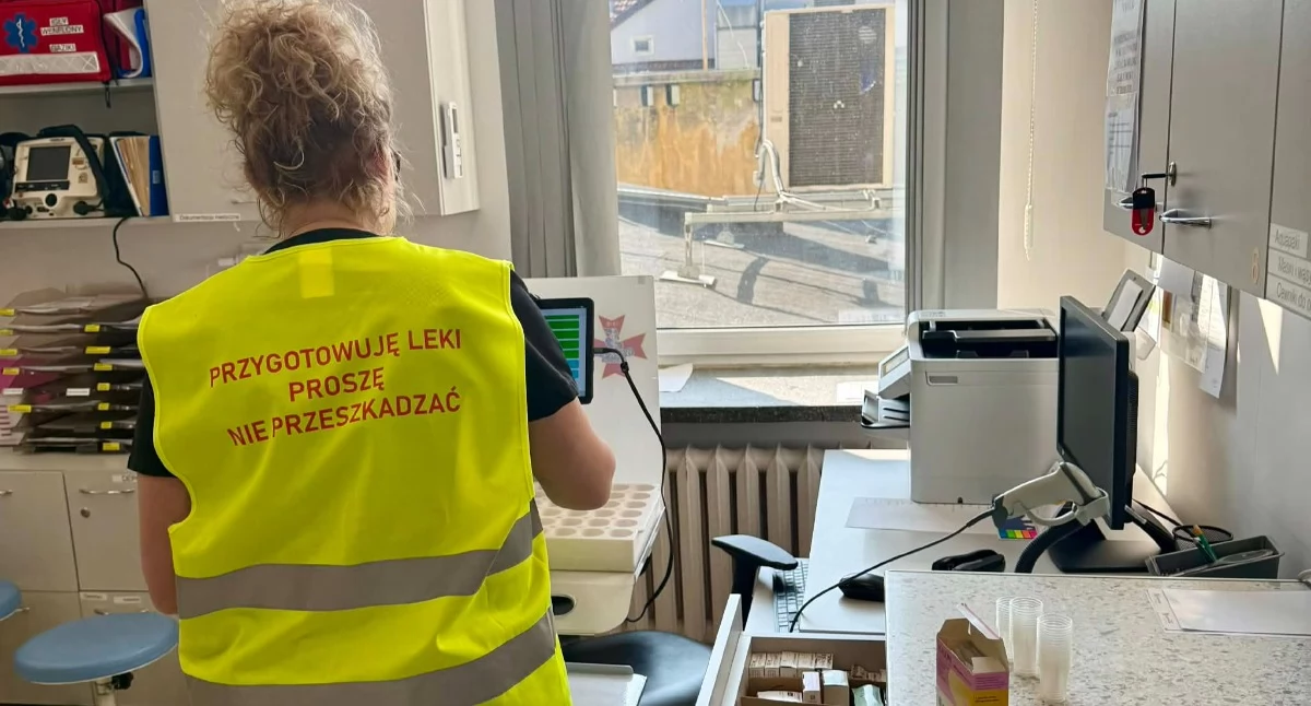 Elektroniczna taca do podawania leków w szpitalu. Mniej pracy dla personelu
