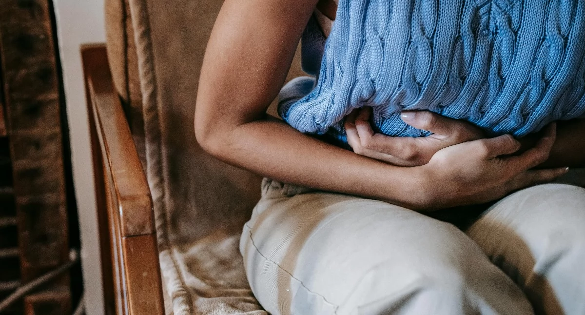 Endometrioza w Polsce: średni czas diagnozy to 7–10 lat, tysiące kobiet czekają na pomoc