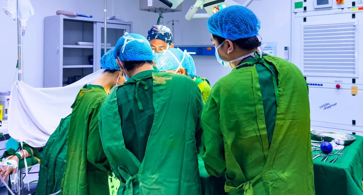 Robot da Vinci Xi w Bielsku-Białej już operuje. Pierwsze zabiegi raka prostaty zakończone sukcesem
