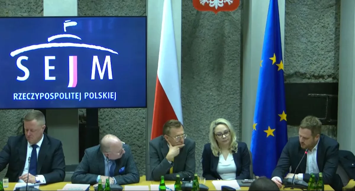 Dwa zawiadomienia do CBA. Kto napisał nowe prawo aptekarskie?