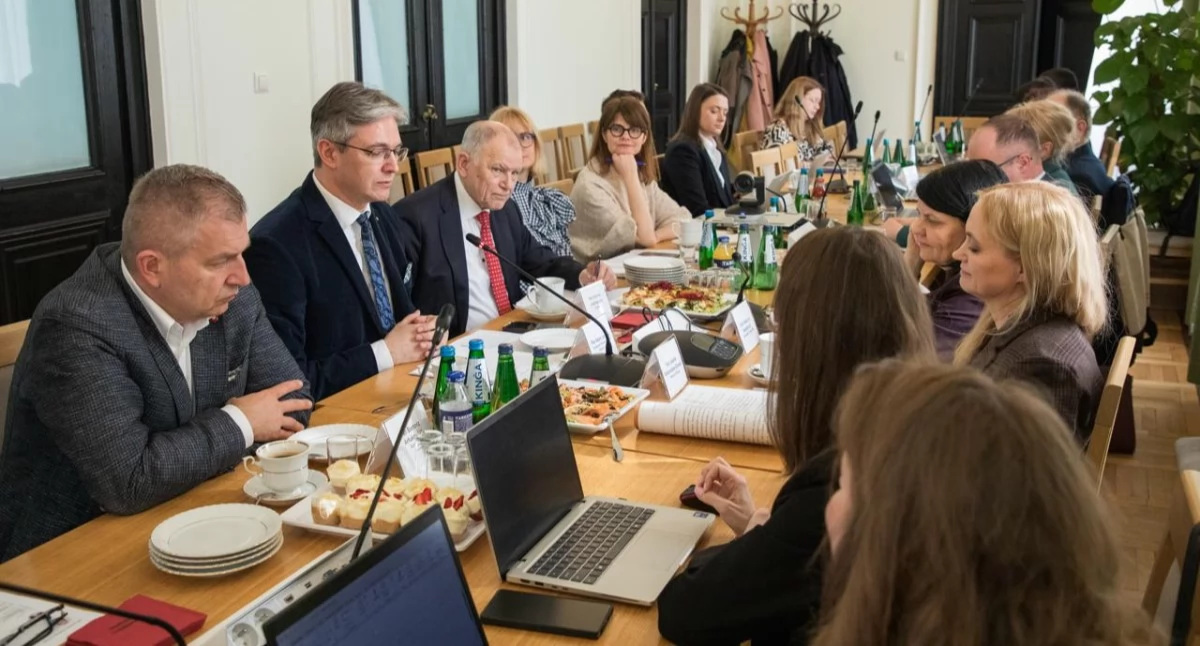 „Musimy zbudować odporną Europejską Unię Zdrowia” – rozmowy parlamentarzystów z minister zdrowia o lekach i innowacjach