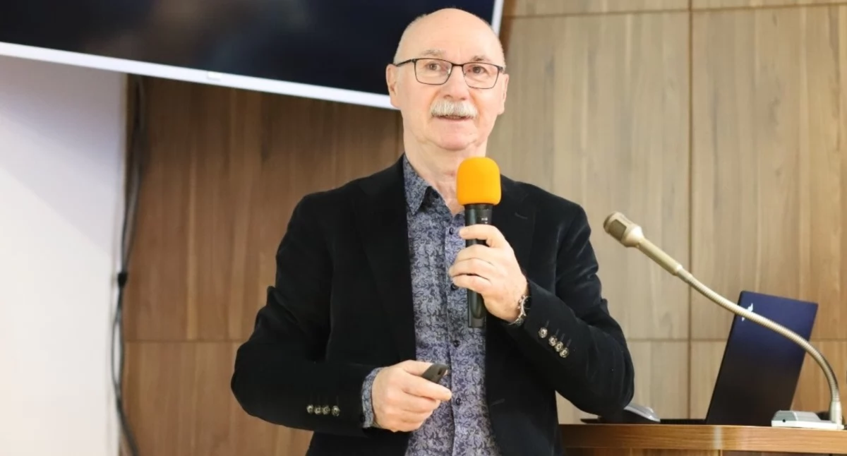 „Z 50 do ponad 90 proc. przeżywalności”. Prof. P. Kaliciński o transplantologii dziecięcej i leczeniu wątroby przed Forum zmian ogniskowych wątroby LUX MED