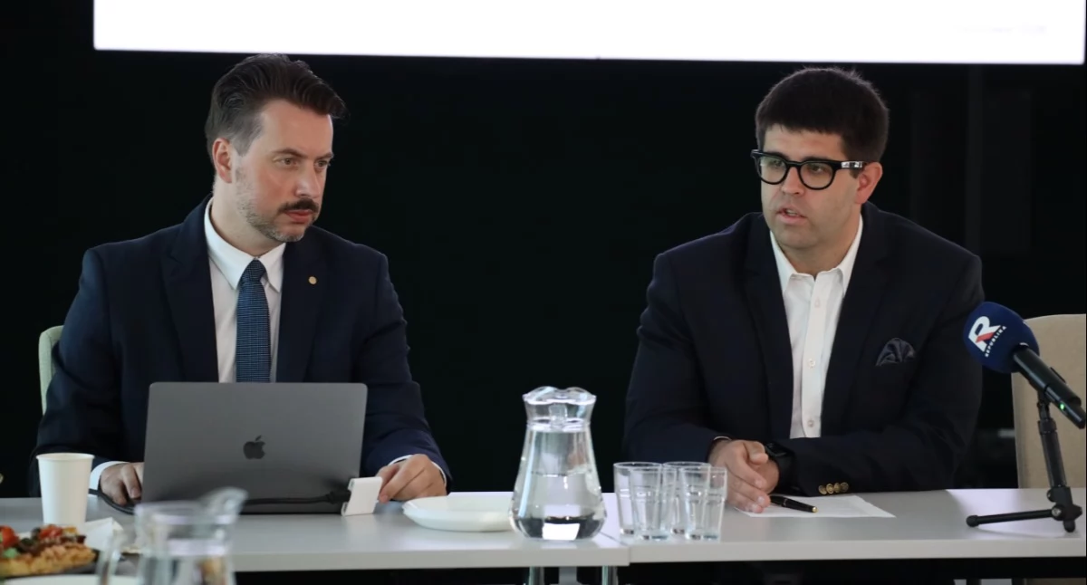 Lekarze przeciw zakazowi pracy w sektorze publicznym i prywatnym. NIL pokazuje wyniki badania „Perspektywa 27