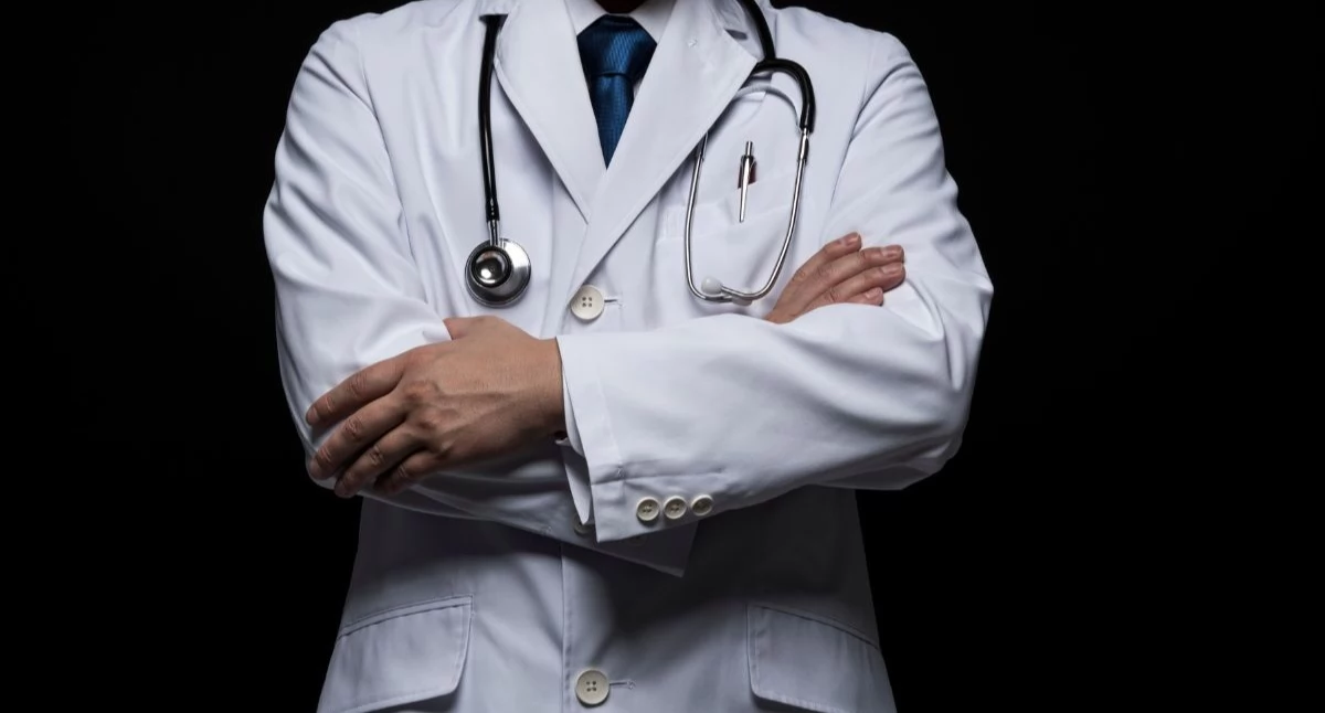 Więcej czasu na naukę języka polskiego. Projekt dotyczący lekarzy wraca do komisji