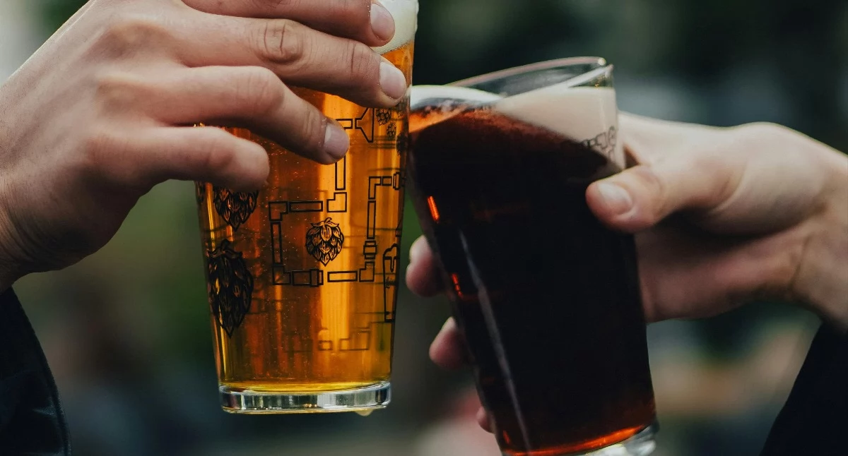 Po jaki alkohol najczęściej sięgają Polacy? Dane z PanParagon nie pozostawiają złudzeń