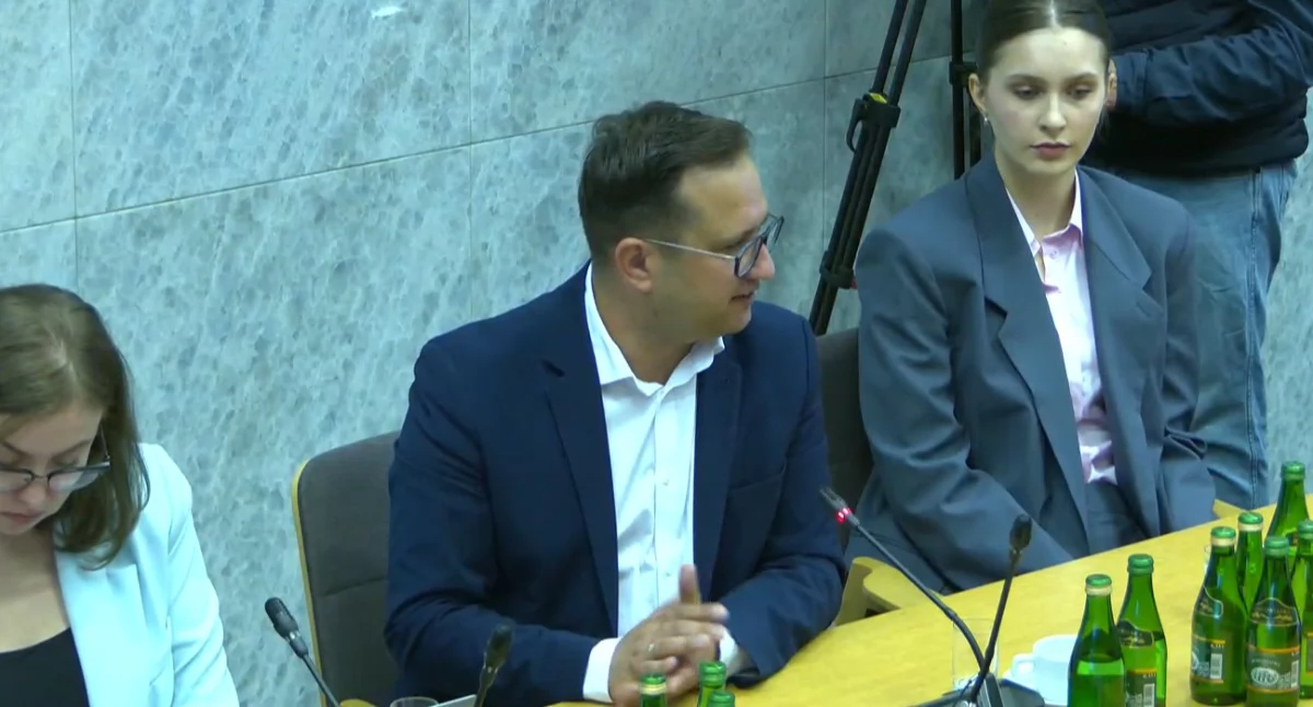 „Kanapka droższa od małpki”. Eksperci w Sejmie: przyszłość profilaktyki rozstrzyga się dziś w internecie