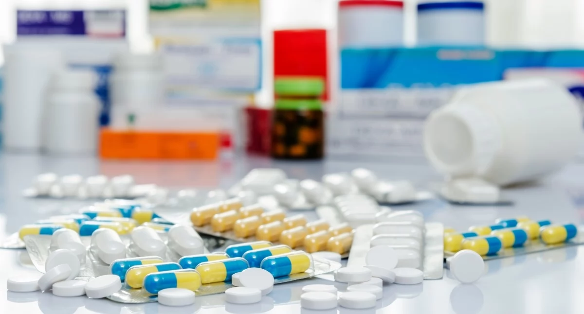 Antybiotyki jako infrastruktura krytyczna. Raport pokazuje zależność Europy od Chin i Indii