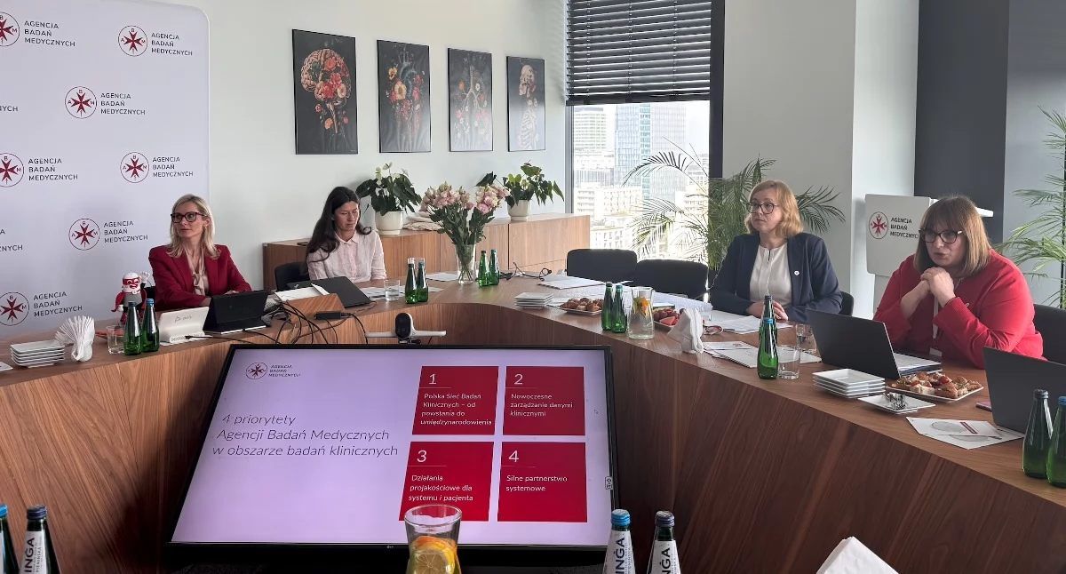 Międzynarodowy Dzień Badań Klinicznych. Agencja Badań Medycznych stawia na jakość, dane i współpracę