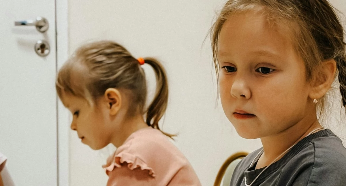 „Dziecko może mieć nadwagę i jednocześnie być niedożywione”. Raport Banków Żywności ujawnia skalę ukrytego głodu w Polsce
