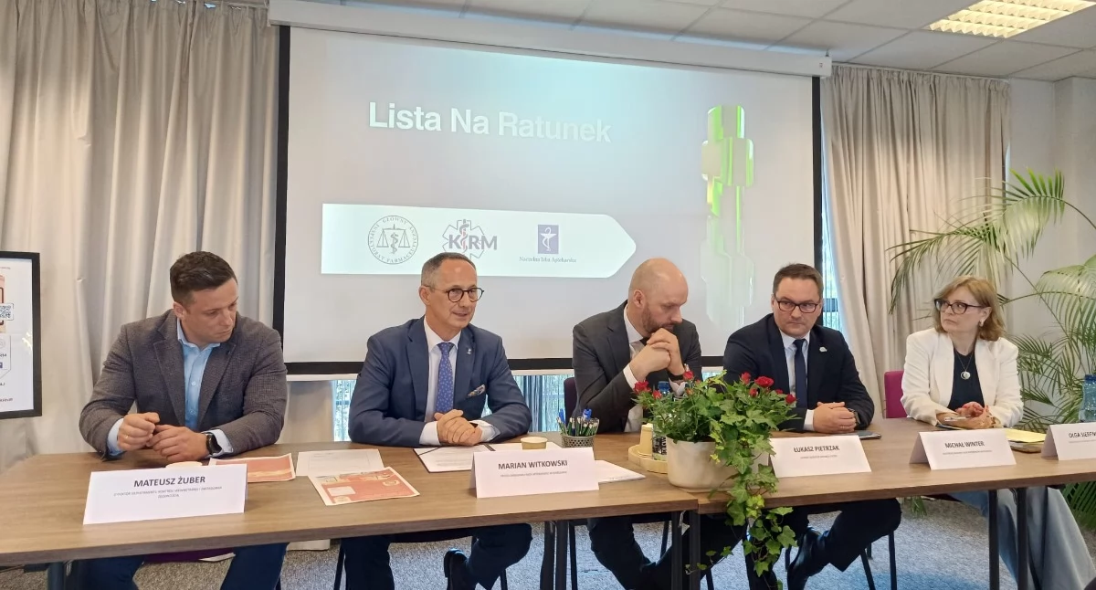 Nie pamiętasz, jakie leki bierzesz? Ratownicy, farmaceuci i GIF alarmują: „Lista na Ratunek” może uratować życie