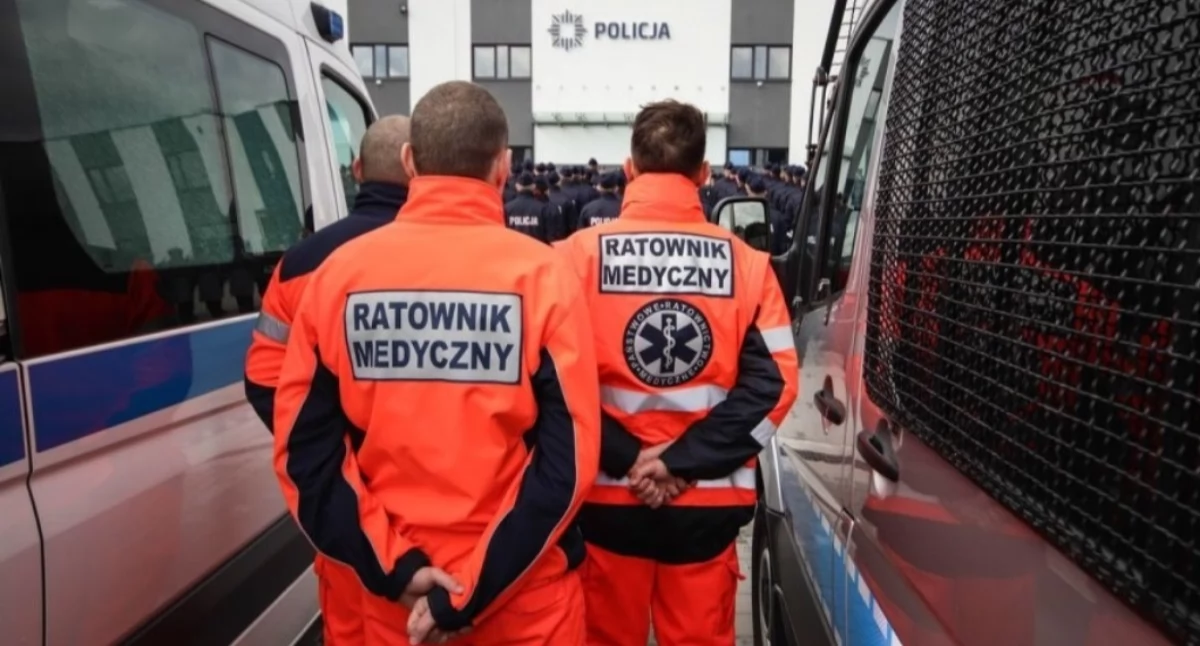 Decyzja rządu. Dokument ratownika medycznego będzie w aplikacji mObywatel