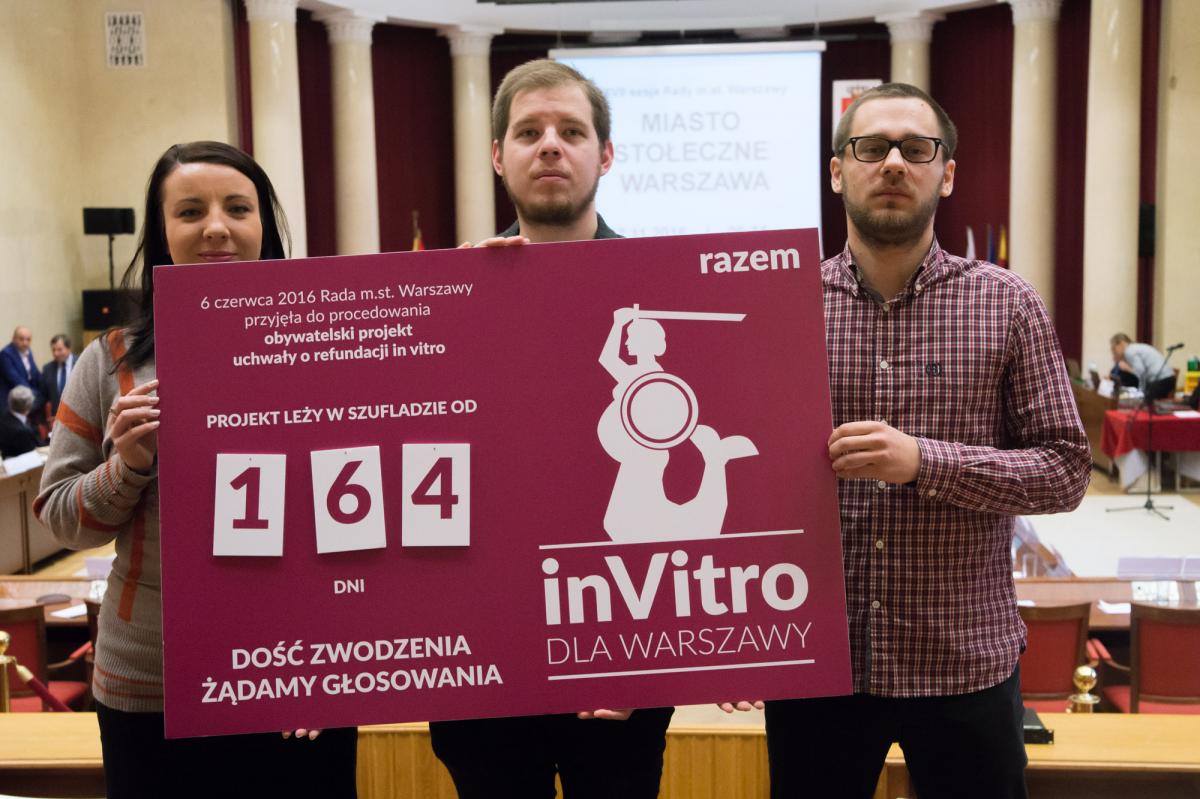 Rada Warszawy z licznikiem w sprawie in vitro