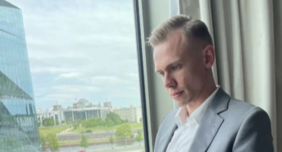 Ma tylko 35 lat. Najmłodszy profesor, lekarz specjalista chirurgii plastycznej w Polsce