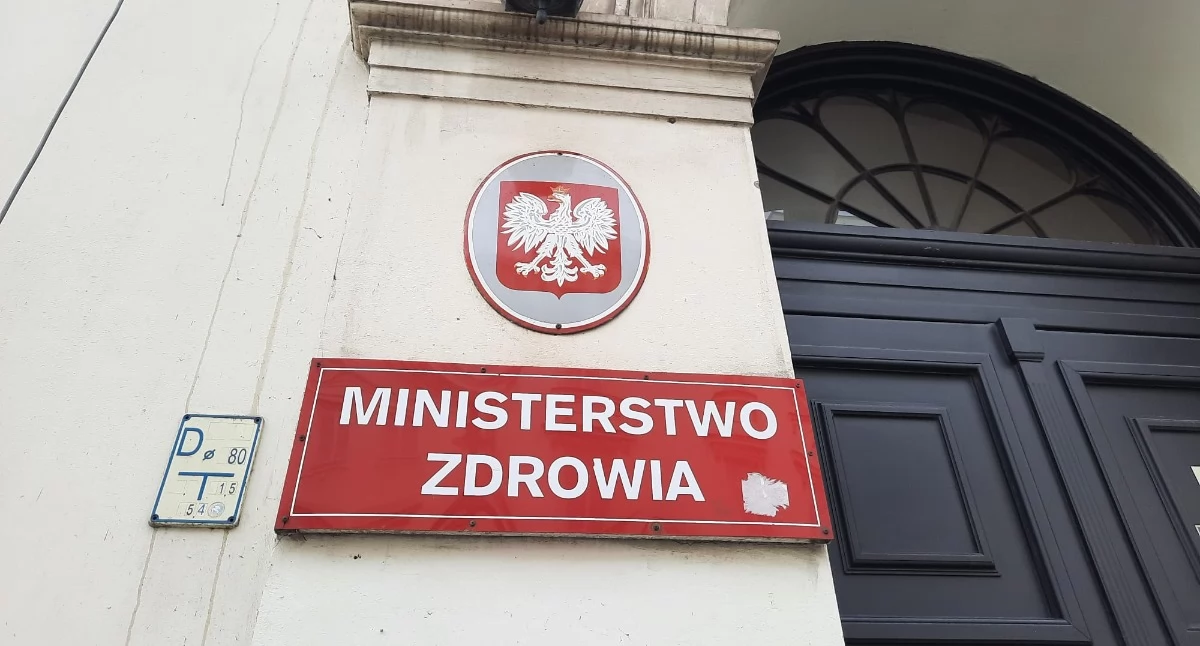 Sześć nowych projektów dla ochrony zdrowia. „Obowiązek przepracowania przynajmniej pół etatu w jednym szpitalu”