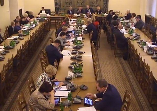 Lekarze rodzinni jednak bez możliwości sprzedaży szczepionek