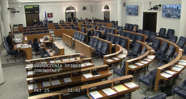 W Senacie o bezpłatnych lekach dla osób od 70. roku życia