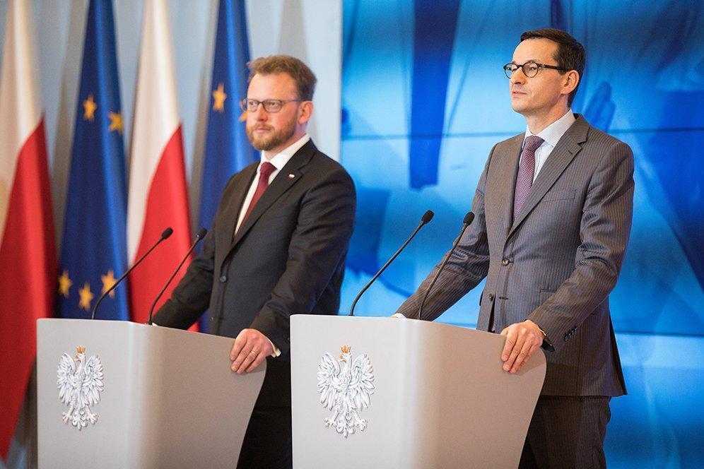 Rząd łagodzi obostrzenia. Po majówce rusza rehabilitacja, żłobki, galerie handlowe