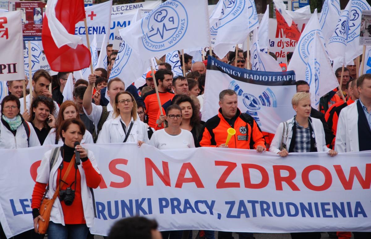 Młodzi lekarze: nie będzie dobrej zmiany, czas na emigrację