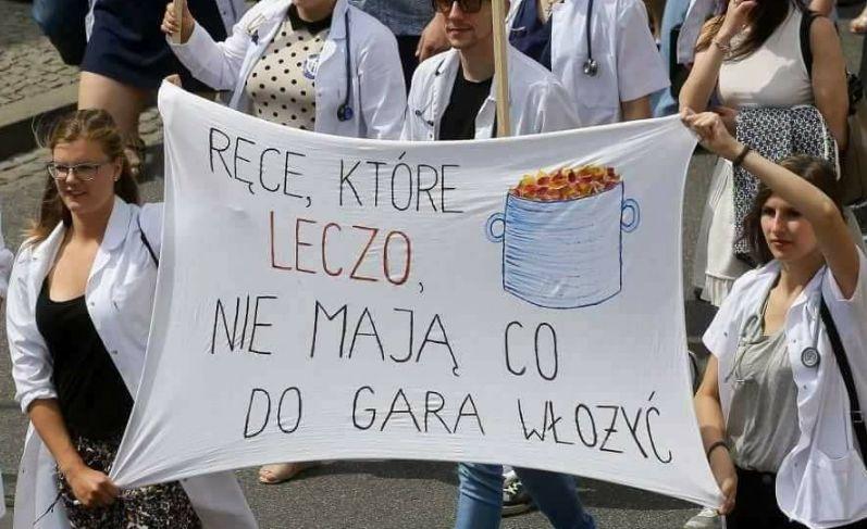 Tłumy na manifestacji, blamaż TVP i nowe propozycje rezydentów