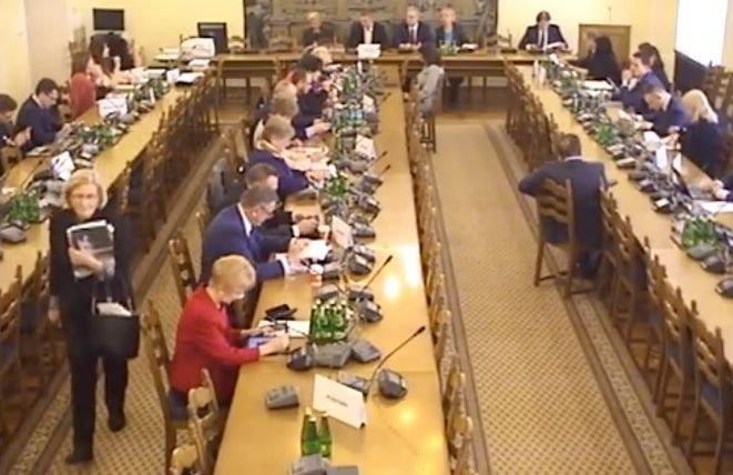 Sejm: w trzy lata wyceniono ponad 500 świadczeń