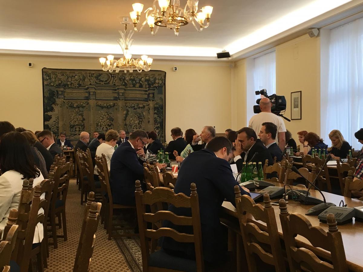 Awantura o leki na sejmowej Komisji Zdrowia