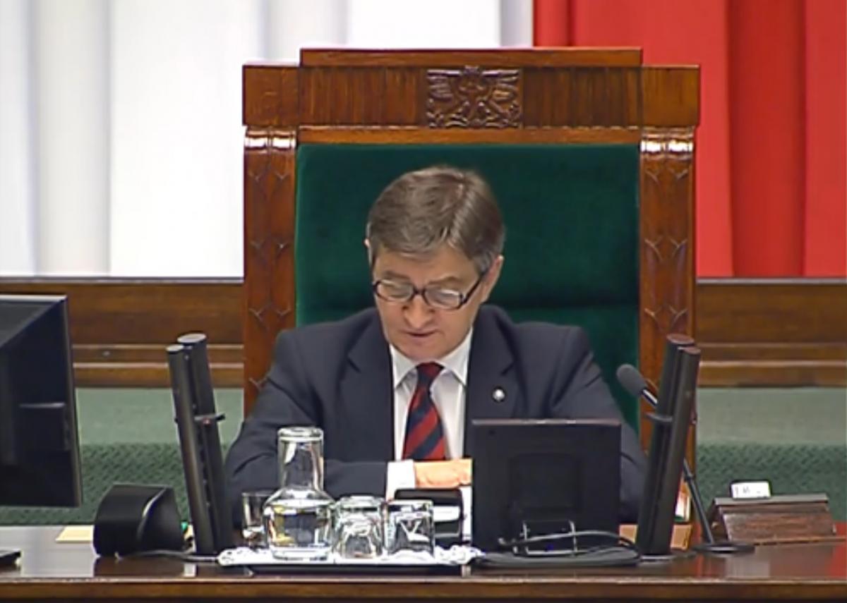 Sejm zdecydował o przesunięciu kontraktowania do 2017r.