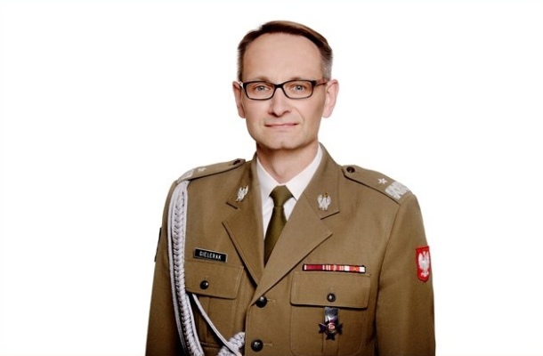 Generał G. Gielerak uprzedza pracowników o problemach ochrony zdrowia