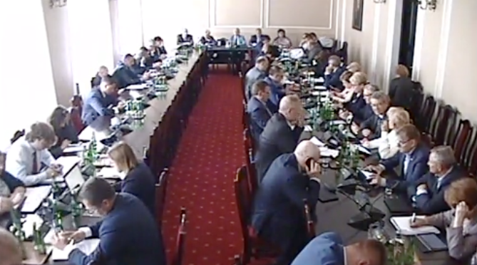 Sejm o planie NFZ na 2019 r. Finanse oderwane od pacjenta?