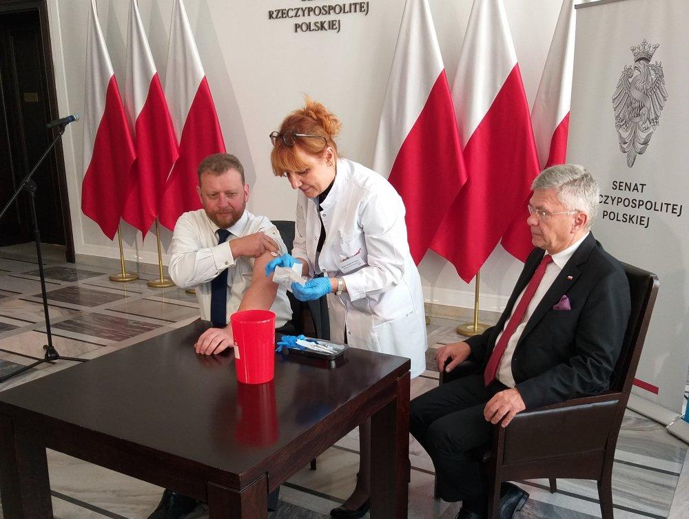 Ł.Szumowski i S.Karczewski już zaszczepieni przeciwko grypie