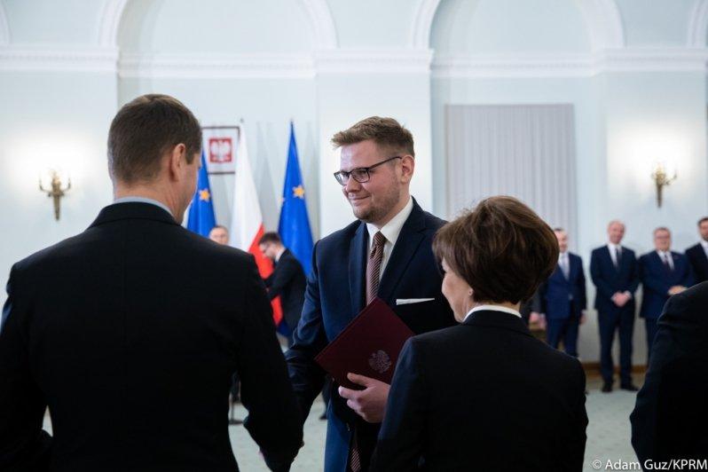 Ministrowie poddani testom na koronawirusa