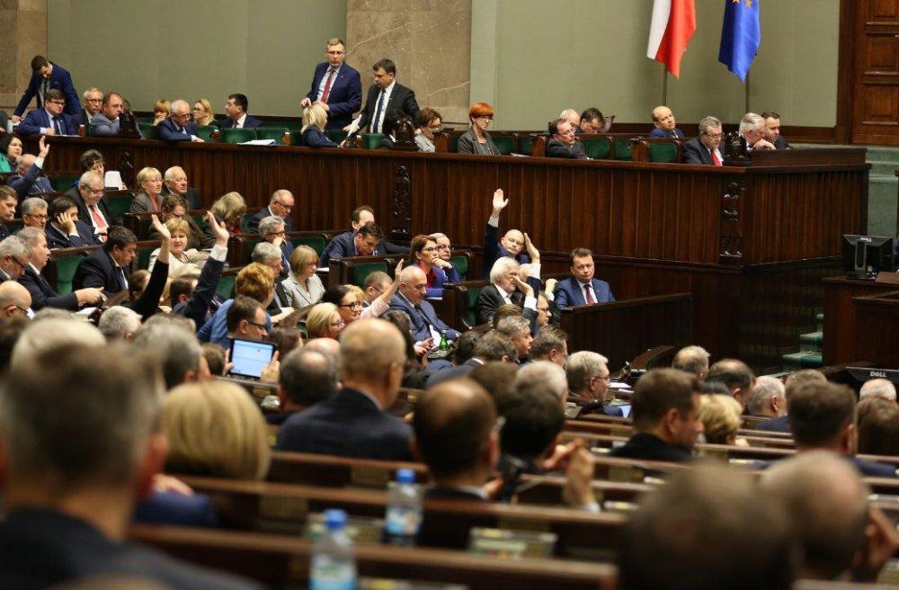 Projekt ograniczający aborcję z pozytywną opinią sejmowej Komisji