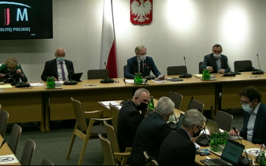 Komisja zdrowia. Posłowie za dodatkiem dla pogotowia lotniczego