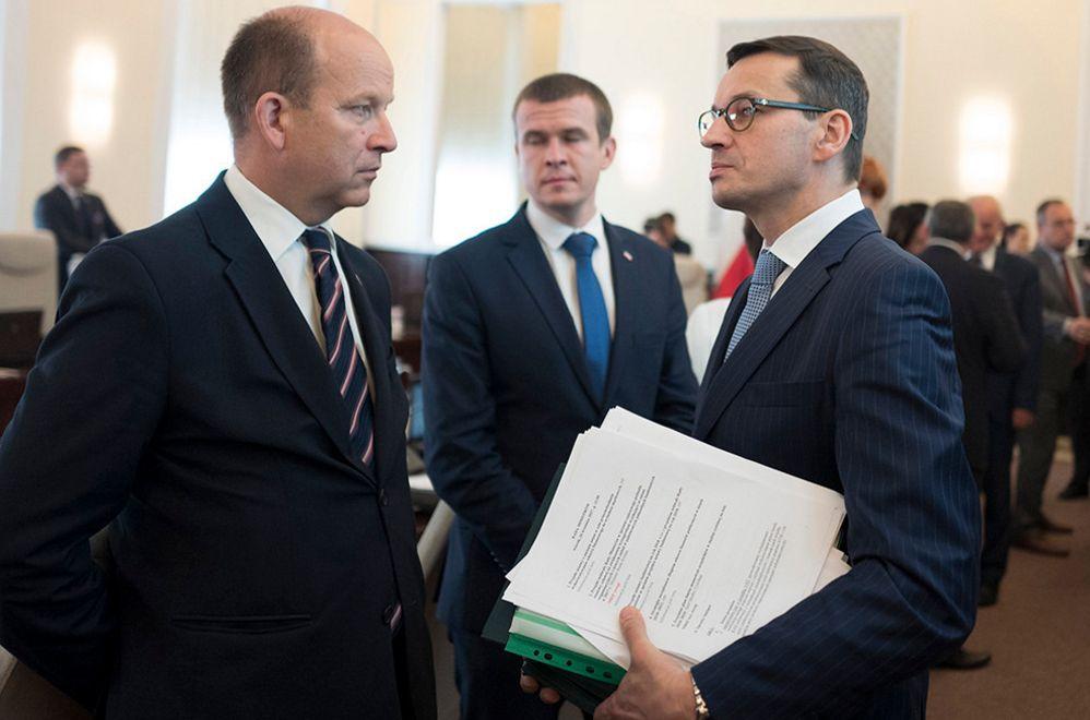 Rząd przyjął projekt ustawy okołobudżetowej. Do 1 mld na nadwykonania