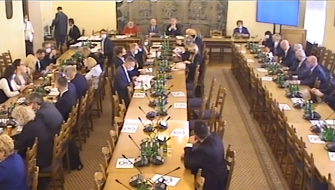 Sejmowa komisja finansów za zmianą w planie NFZ