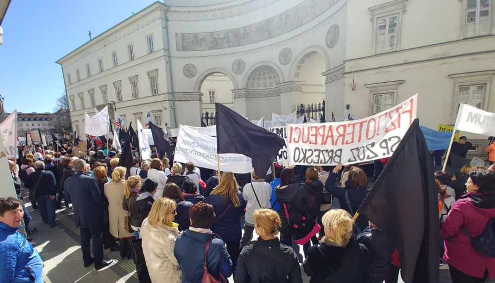 Przed protestem medyków minister zdrowia pokazał wyliczenia