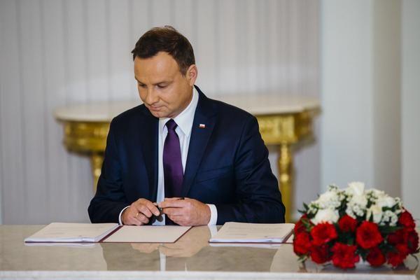 Kancelaria Prezydenta potwierdza: Prezydent podpisał ustawę o zawodzie fizjoterapeuty