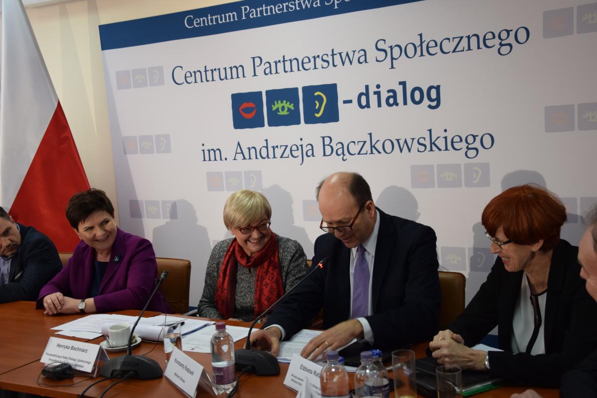 Związkowcy i pracodawcy krytycznie o reformie zdrowotnej