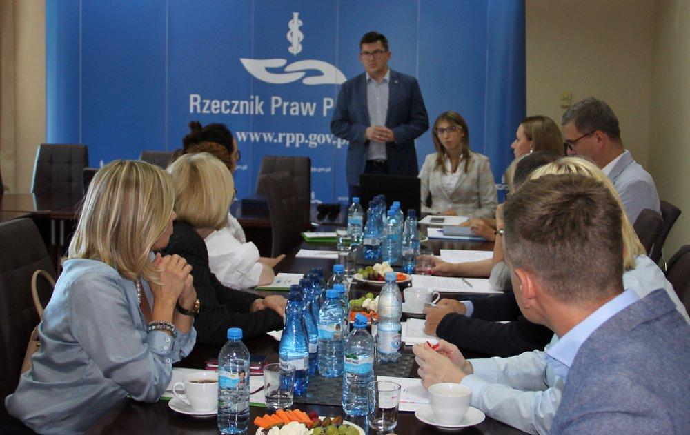 W biurze RPP powołano Zespół ds. przeciwdziałania dyskryminacji osób chorych na otyłość