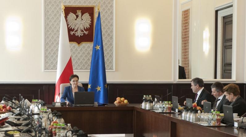 RM przyjęła nowy Narodowy Program Zwalczania Chorób Nowotworowych - nie będzie zaproszeń na badania mammograficzne i cytologiczne