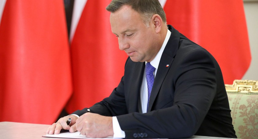 Podwyżki dla medyków - Prezydent podpisał ustawę