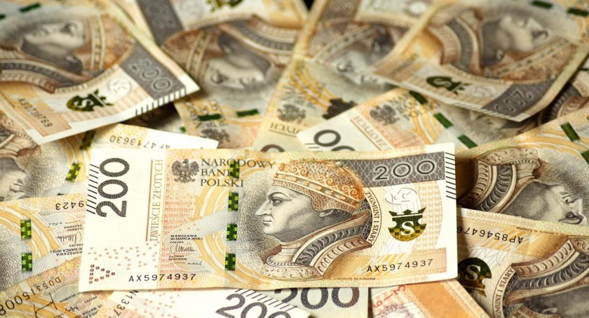 NFZ uruchamia 6,5 mld zł na podniesienie wynagrodzeń w placówkach medycznych