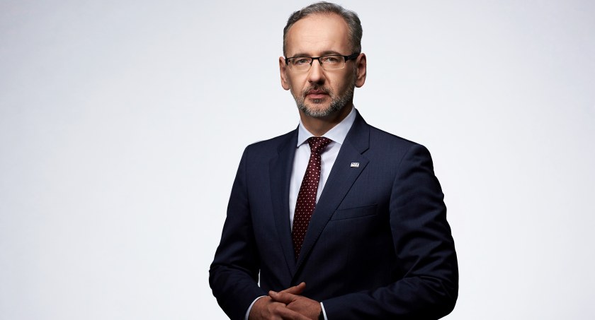 Adam Niedzielski: w czwartek ogłosimy decyzję w sprawie drugiej dawki przypominającej szczepionki na COVID-19