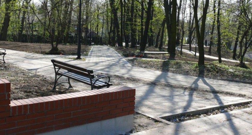 Opiekunowie muszą płacić za pobyt w uzdrowisku, w którym leczone jest ich dziecko. Interwencja RPO