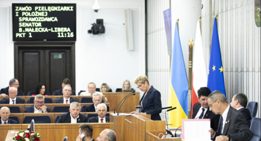 W Senacie o ustawie zawodach pielęgniarki i położnej. Projekt wraca do Komisji Zdrowia
