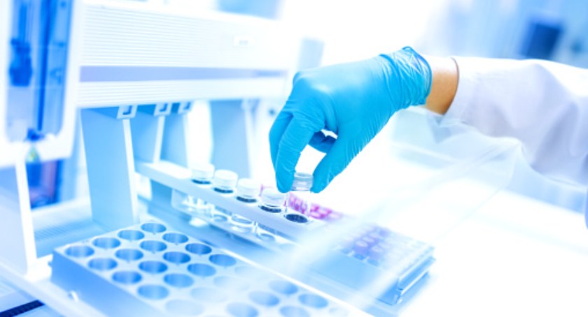 Kształcenie podyplomowe w zakresie analityki medycznej - będzie więcej diagnostów laboratoryjnych