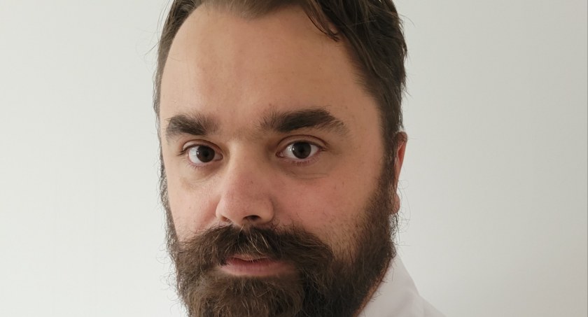 Czyżycki: Dyżury dobrze płatne, a oszczędzamy na pracy codziennej lekarzy