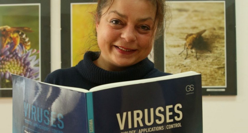 prof. Agnieszka Szuster-Ciesielska: hormony męskie i żeńskie różnicują przebieg covidu