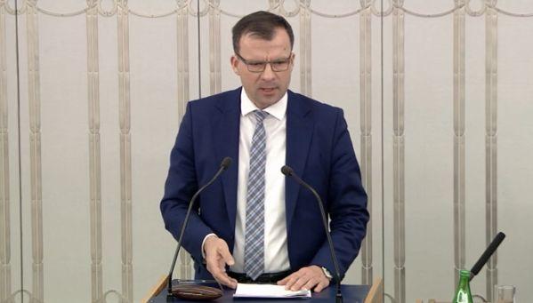 Wiceminister pracy: Tempo wdrażania e-zwolnień niezadowalające